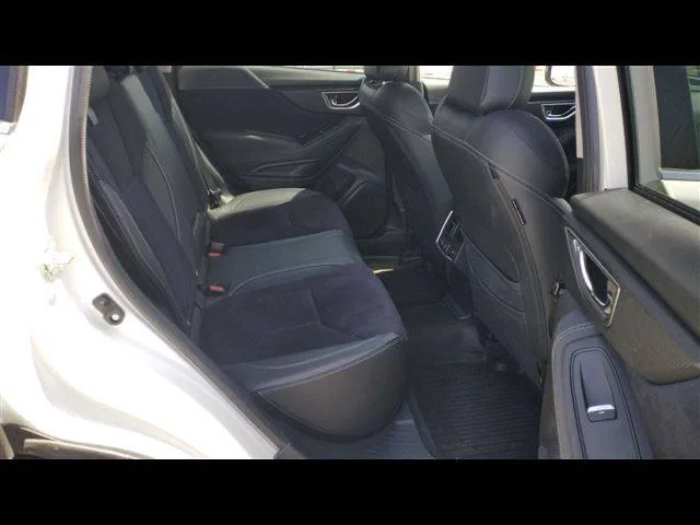 Subaru Forester 2021, фото 2