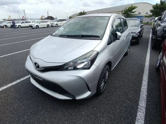 Toyota Vitz 2016, фото 2