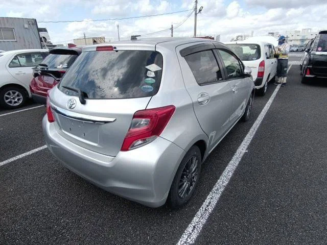 Toyota Vitz 2016, фото 3